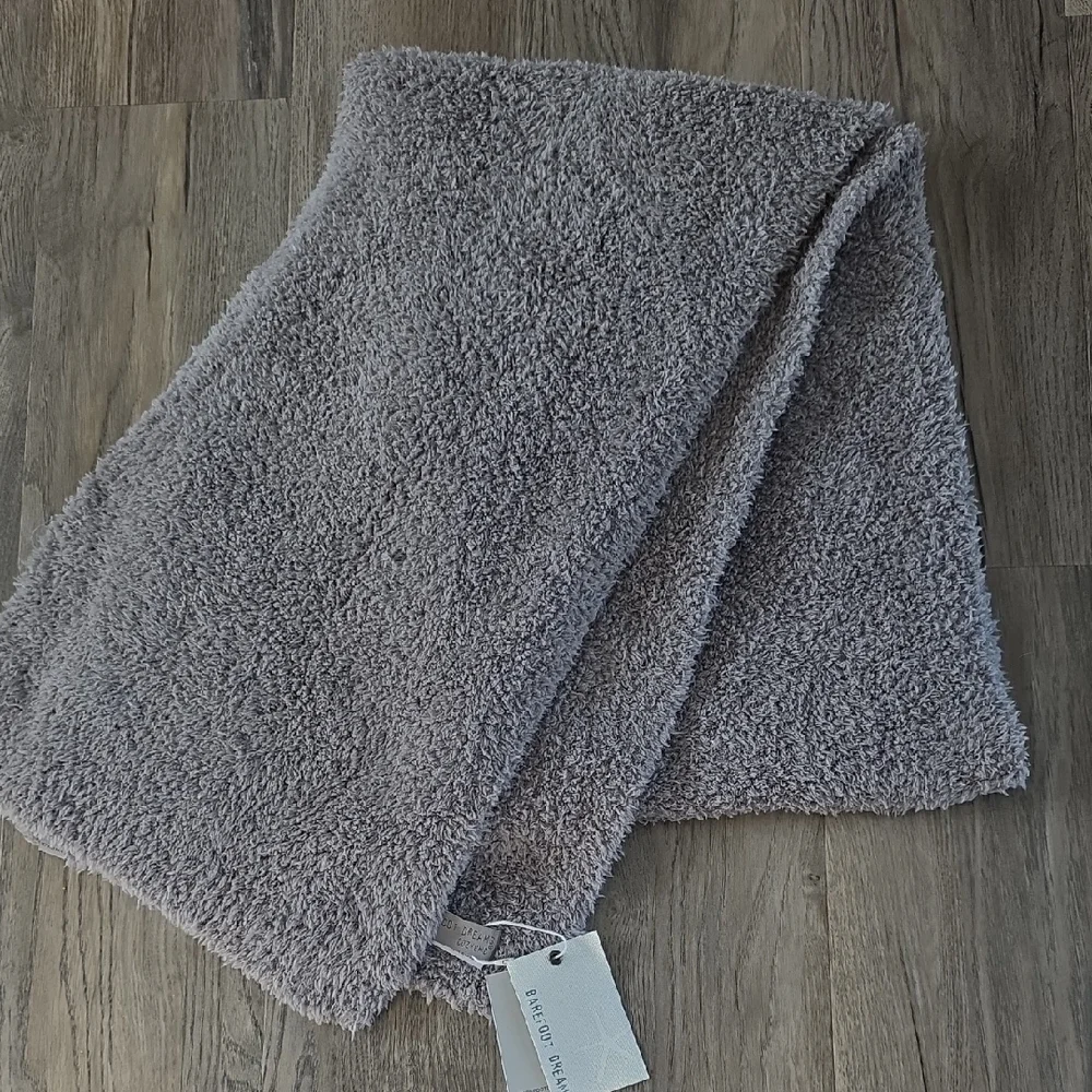 Barefoot Dreams Cozy Gray Scarf NWT - Picture 1 of 3